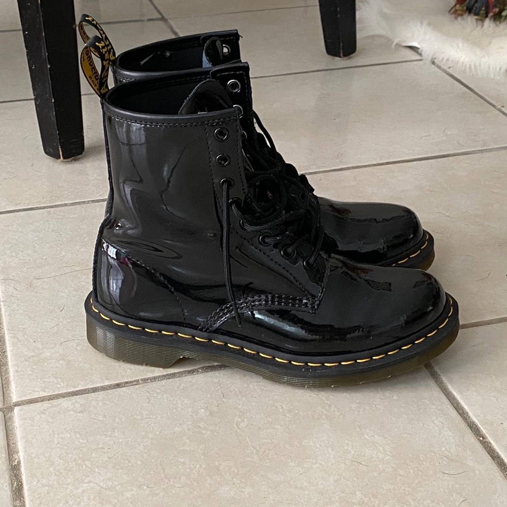 1460W Dr. Martens Patent Leather Lace Up Boots